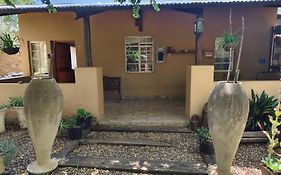 Cave View Cottages - Self Catering
